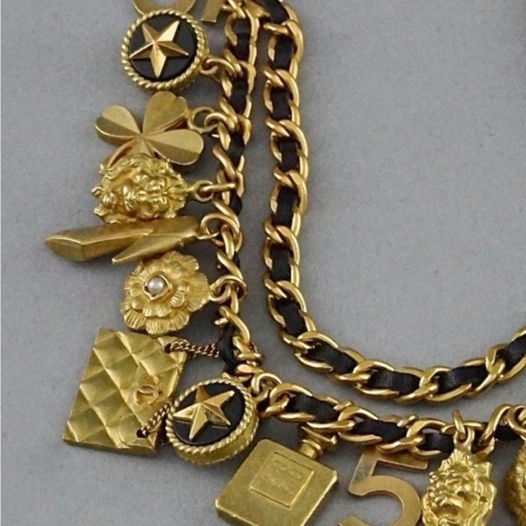 Chanel vintage lucky charm chain belt/necklace/bracelet very sought after.​ - Picture 5 of 15
